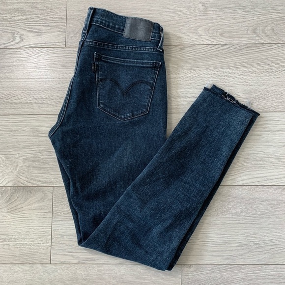 Levi’s 710 Super Skinny Raw Hem Mid Rise Jeans - Picture 4 of 16